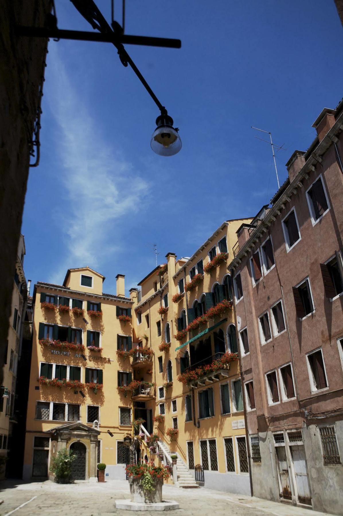 Hotel Al Codega Venecia Exterior foto